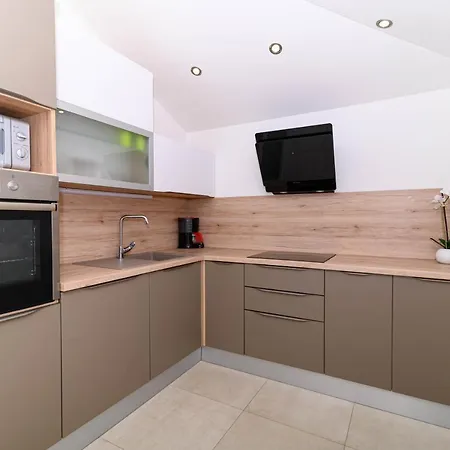 Apartamento Loni *