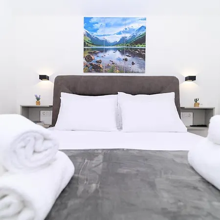 Loni Apartment