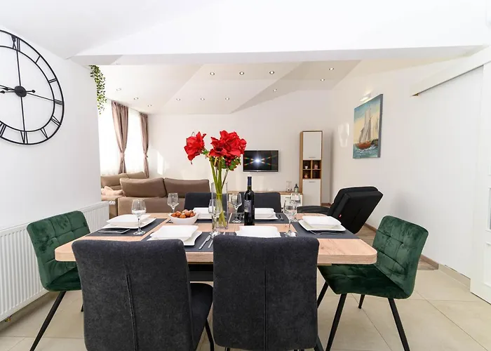 شقة Loni تروغير