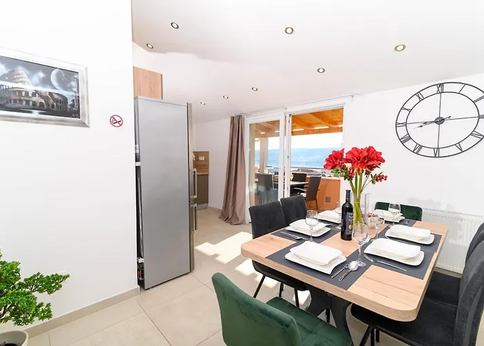 شقة Loni تروغير